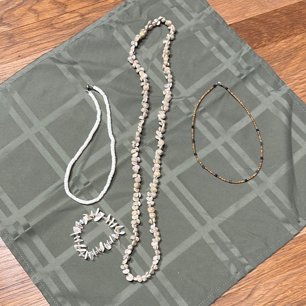 4 piece seashell/beaded jewelry